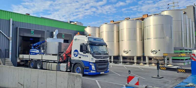 2 x New 3.300L stainless-steel AISI316L vertical mixing tanks.
