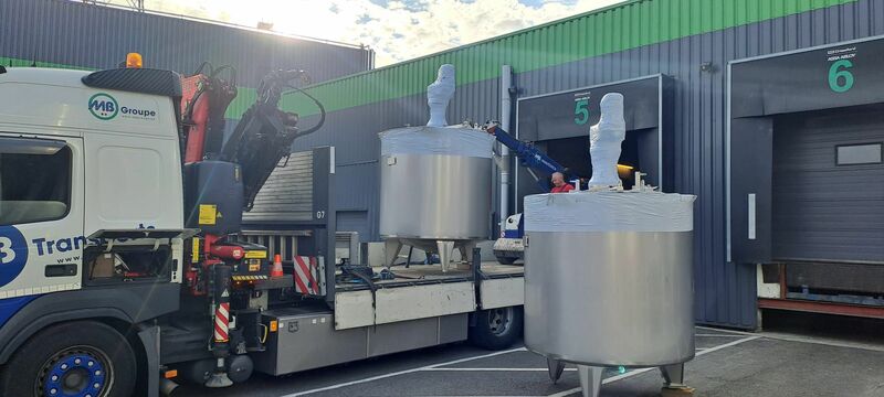 2 x New 3.300L stainless-steel AISI316L vertical mixing tanks.