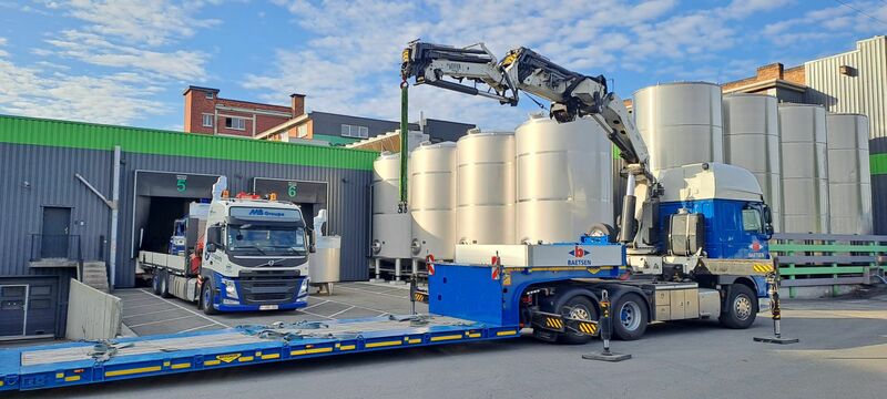 2 x New 3.300L stainless-steel AISI316L vertical mixing tanks.