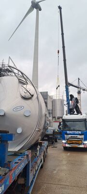2 x neue vertikale Lagertanks aus Edelstahl mit einem von 30.400L aus AISI316L