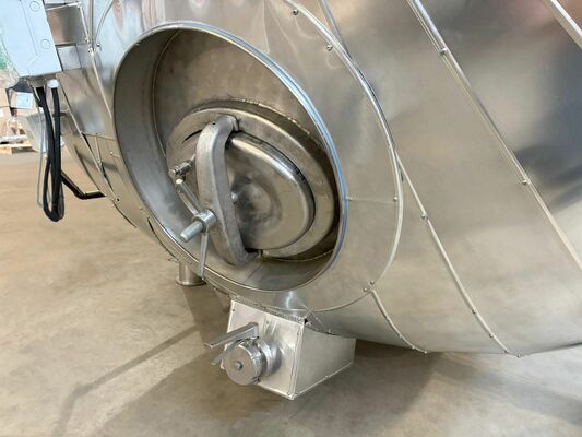 2 x cuves de stockage d'occasion en inox, verticales, de 41.000 L chacune, en acier inoxydable AISI 304L