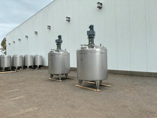 2 x Neuer vertikaler 3.300L Edelstahl-Mischbehälter aus AISI316L